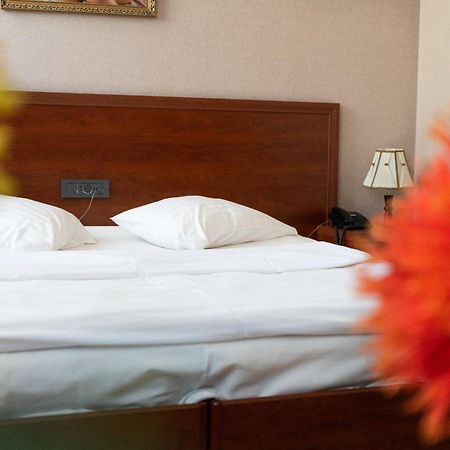 Park Avenue Hotel Γιερεβάν Εξωτερικό φωτογραφία