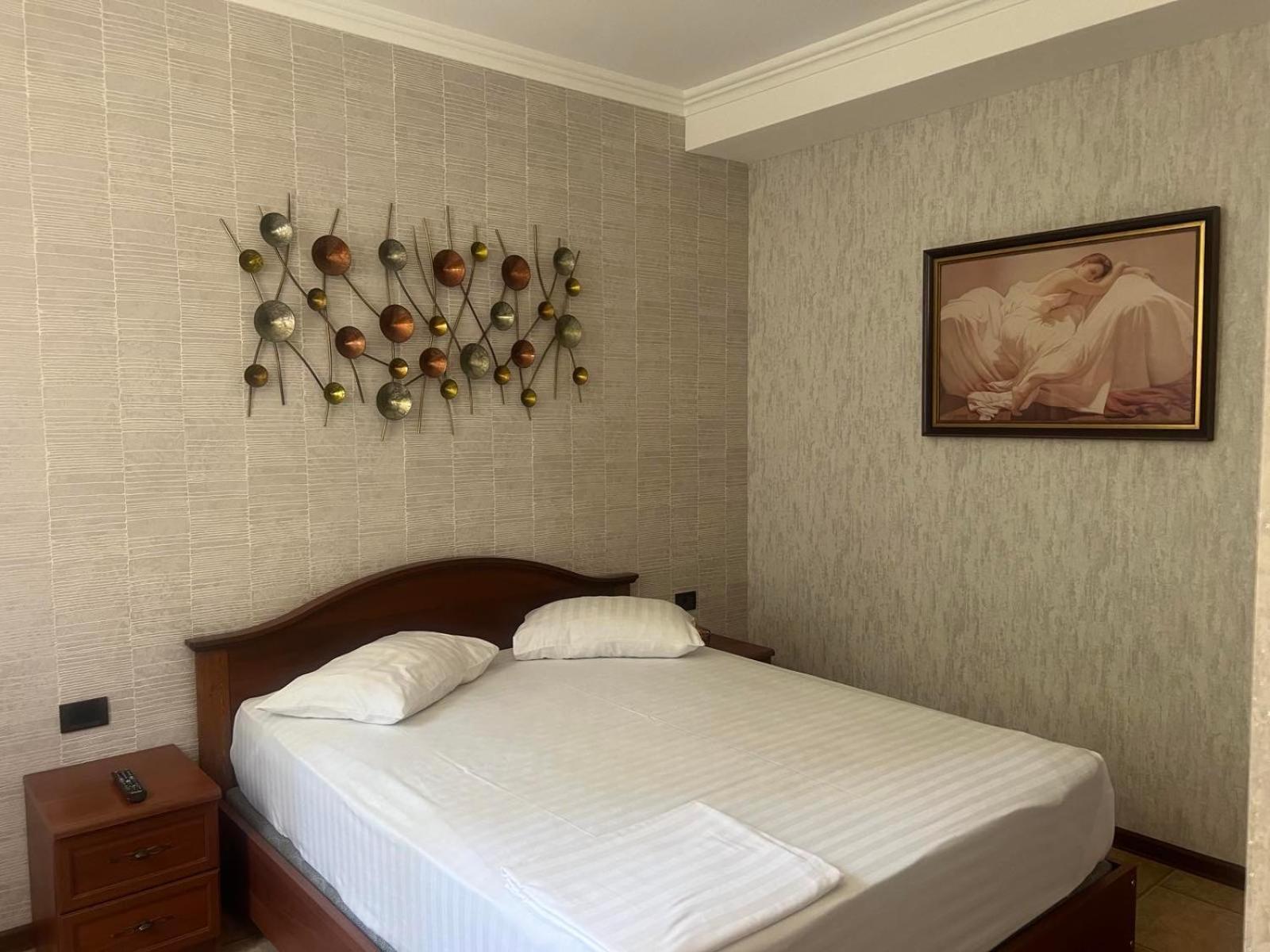 Park Avenue Hotel Γιερεβάν Εξωτερικό φωτογραφία