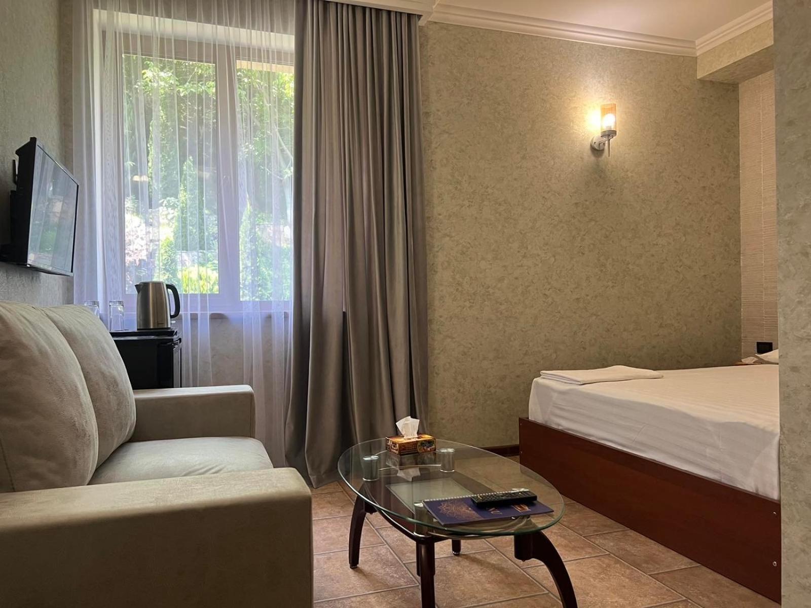 Park Avenue Hotel Γιερεβάν Εξωτερικό φωτογραφία