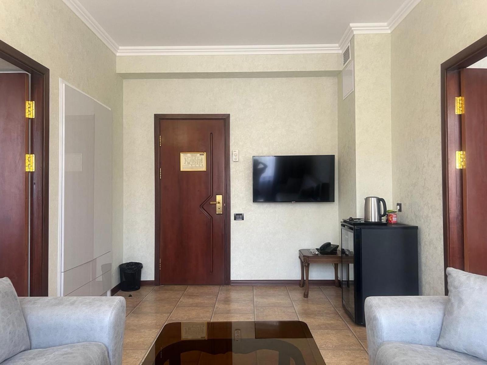Park Avenue Hotel Γιερεβάν Εξωτερικό φωτογραφία