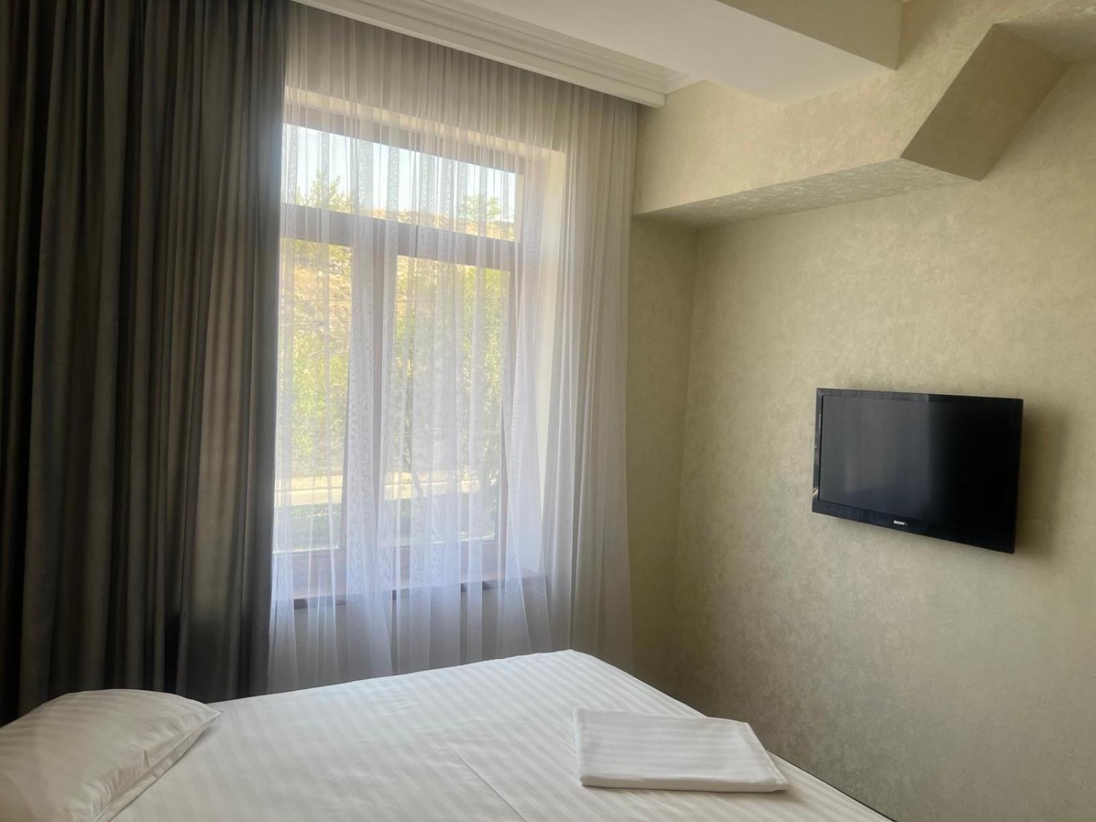 Park Avenue Hotel Γιερεβάν Εξωτερικό φωτογραφία