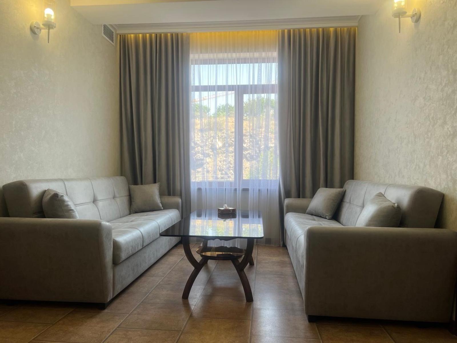 Park Avenue Hotel Γιερεβάν Εξωτερικό φωτογραφία