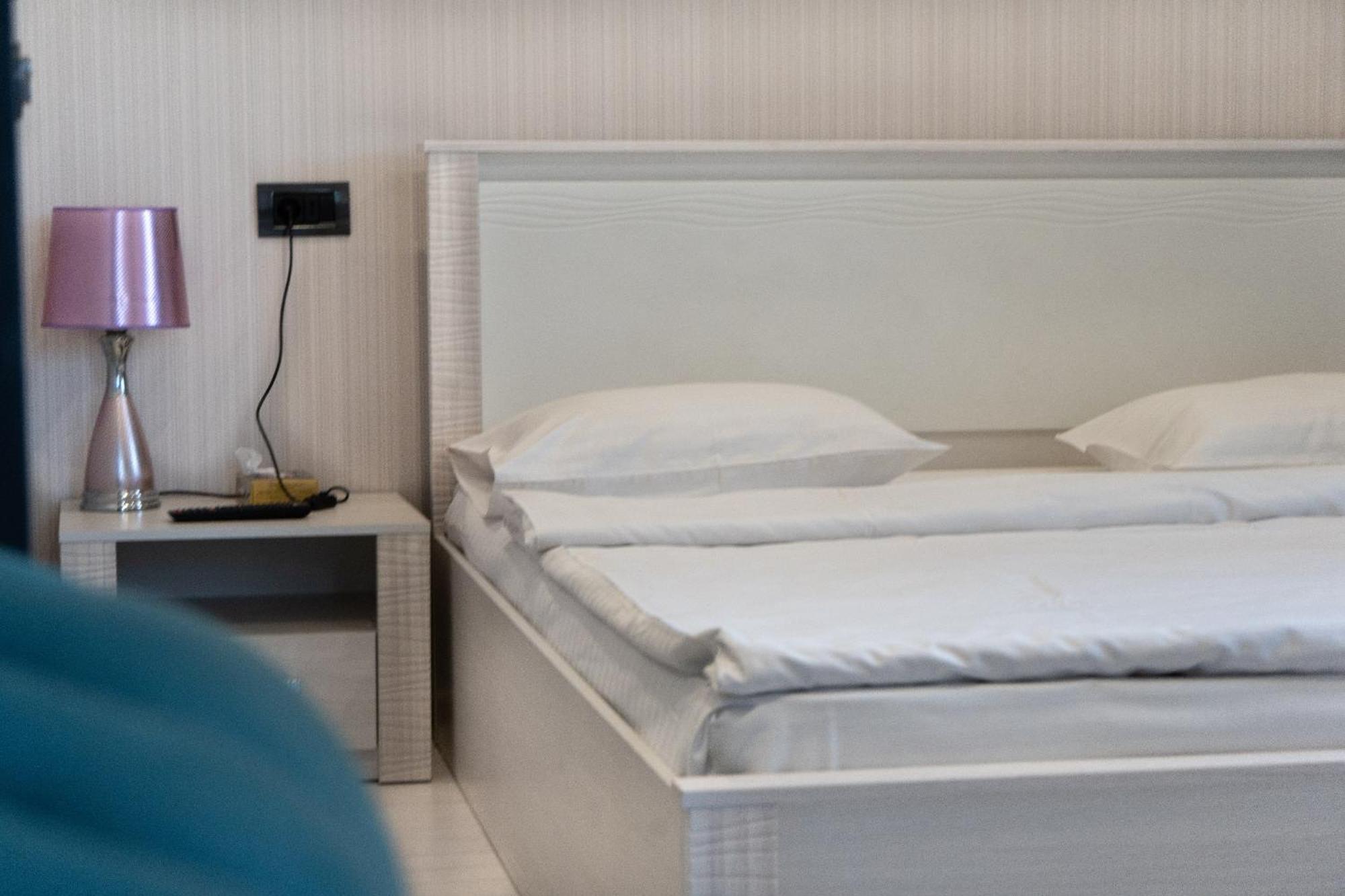 Park Avenue Hotel Γιερεβάν Εξωτερικό φωτογραφία