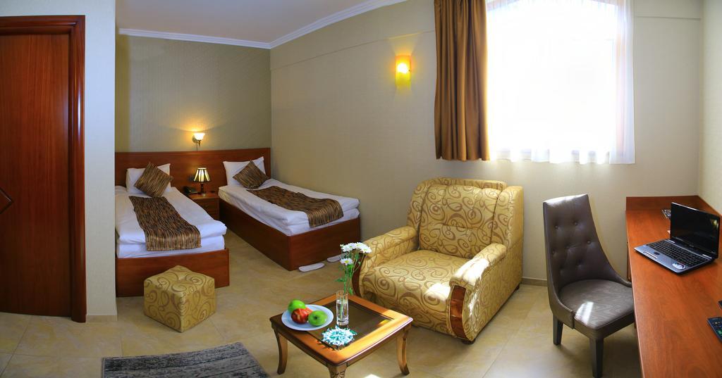 Park Avenue Hotel Γιερεβάν Εξωτερικό φωτογραφία