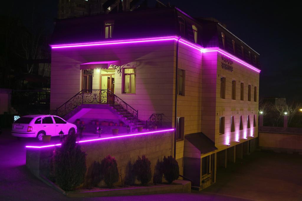 Park Avenue Hotel Γιερεβάν Εξωτερικό φωτογραφία